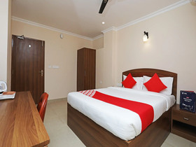 Kumud Plaza By OYO Rooms