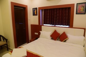 Lily Inn Hotel & Restaurant