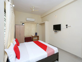 OYO 11760 Near Infocity