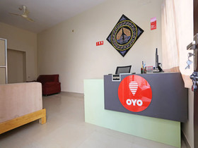 OYO 11760 Near Infocity