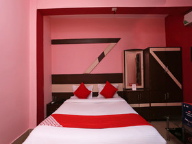 OYO 13624 Kapoors Plaza Guest House