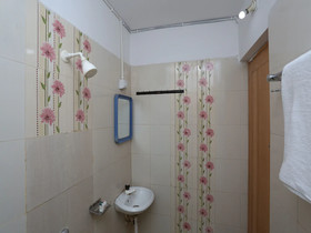 OYO 13624 Kapoors Plaza Guest House