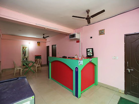 OYO 13624 Kapoors Plaza Guest House