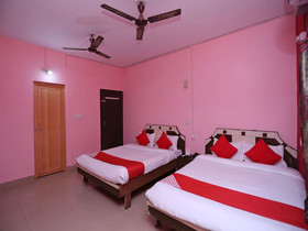 OYO 13624 Kapoors Plaza Guest House