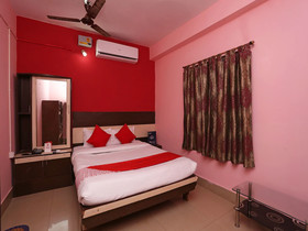 OYO 13624 Kapoors Plaza Guest House