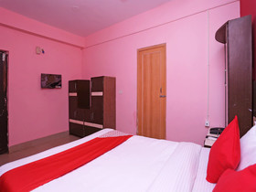 OYO 13624 Kapoors Plaza Guest House