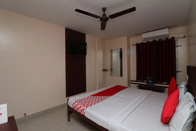 OYO 16553 Flagship Bhubaneshwar Railway Station