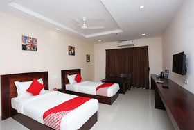 OYO 18826 Hotel Emerald