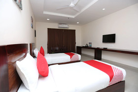 OYO 18826 Hotel Emerald