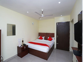 OYO 22510 Ma Classic Inn