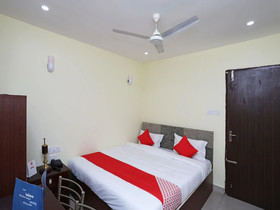 OYO 22510 Ma Classic Inn