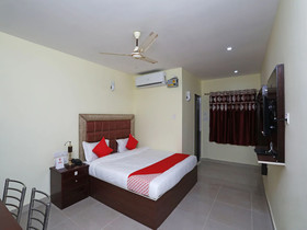 OYO 22510 Ma Classic Inn