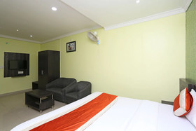 Hotel Royal Guest House by OYO Rooms