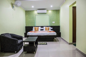 Hotel Royal Guest House by OYO Rooms