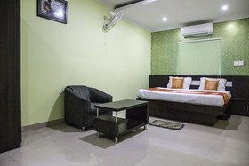 Hotel Royal Guest House by OYO Rooms