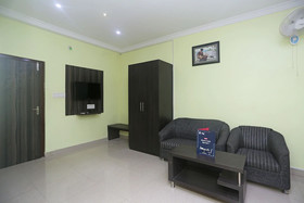 Hotel Royal Guest House by OYO Rooms