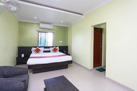 Hotel Royal Guest House by OYO Rooms