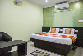 Hotel Royal Guest House by OYO Rooms