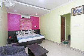 Hotel Royal Guest House by OYO Rooms