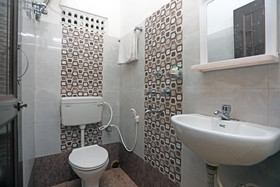 FabExpress Paradise Inn II