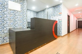 Red Velvet Premium by OYO Rooms