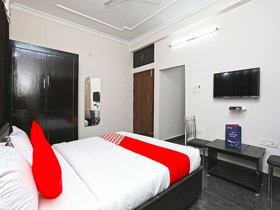 Regal Stays By OYO Rooms