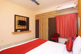 Shibani & Suhani By OYO Rooms