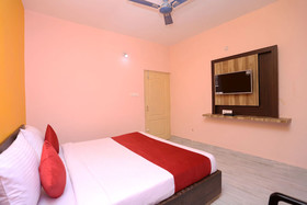 Shibani & Suhani By OYO Rooms