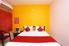 Shibani & Suhani By OYO Rooms