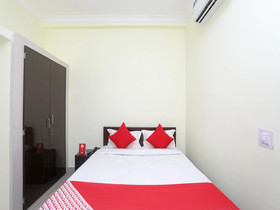 Soveet Residency by OYO Rooms