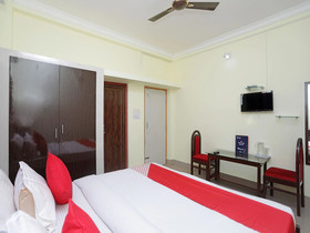Soveet Residency by OYO Rooms