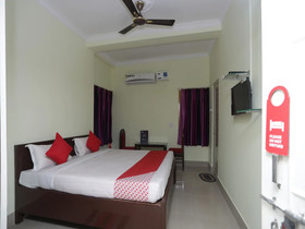 Soveet Residency by OYO Rooms