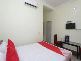Soveet Residency by OYO Rooms