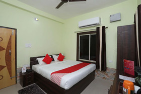 Sri Hari Guest House By OYO Rooms