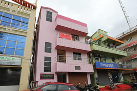 Sri Hari Guest House By OYO Rooms