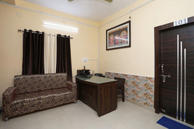 Sri Hari Guest House By OYO Rooms