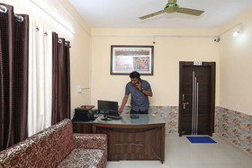 Sri Hari Guest House By OYO Rooms