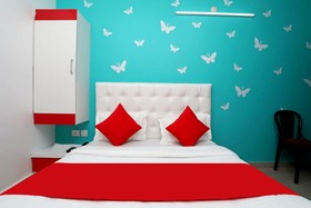 Star Inn by Goroomgo