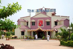 The Amrapalli Resort