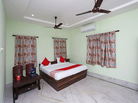 OYO 10512 Shivaas Royal