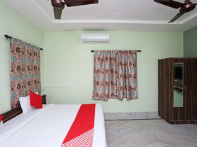 OYO 10512 Shivaas Royal