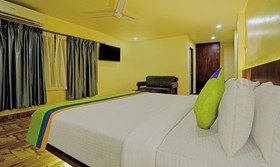 Treebo Trend Hotel Golden Nest