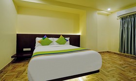 Treebo Trend Hotel Golden Nest