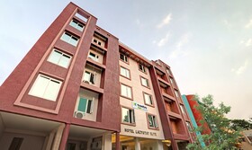 Treebo Trend Lazystay Elite