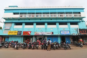 Sri Krishna Inn Lodging & Boardingby OYO Rooms