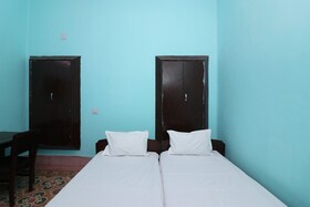 Sri Krishna Inn Lodging & Boardingby OYO Rooms