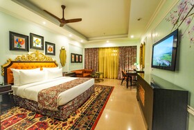 Mayfair Oasis Resort & Convention