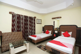 Yogendra Residency by OYO Rooms