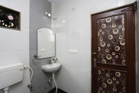 Yogendra Residency by OYO Rooms