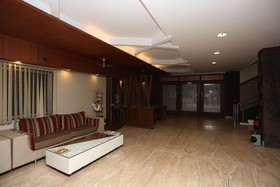 Yogendra Residency by OYO Rooms